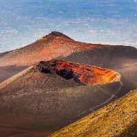 Pixwords Vaizdas su ugnikalnis, išsiveržimas, dykuma, gamta, krateris, kraštovaizdžio Martin Molcan (Martinmolcan)