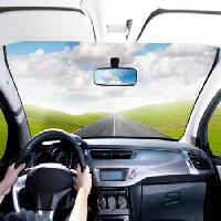 Pixwords Vaizdas su automobilis, rankos, ratas, kelių Alphaspirit - Dreamstime