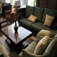 kambarys, stalas, sofa, pagalvės, pagalvė, fotelis Gina Smith (Ginaellen)