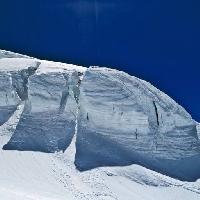 Pixwords Vaizdas su kalnų, sniegas, šešėlis, dangus, ledas, šaltis, kalnai Paolo Amiotti (Kippis)